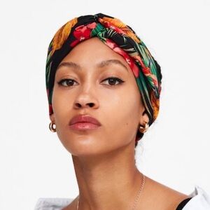 Zara EUC Floral Black Headband